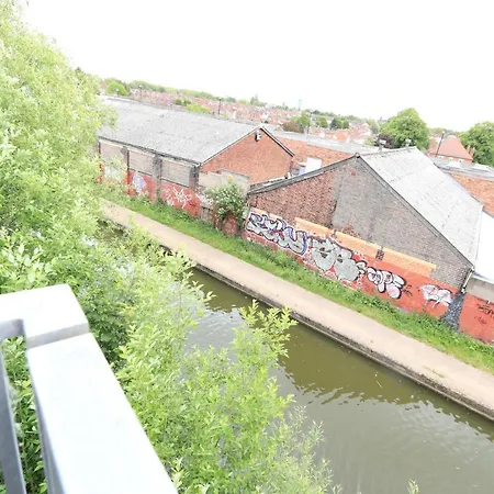Ecohome On The Canal In A Historic Site Near City Coventry Exterior foto