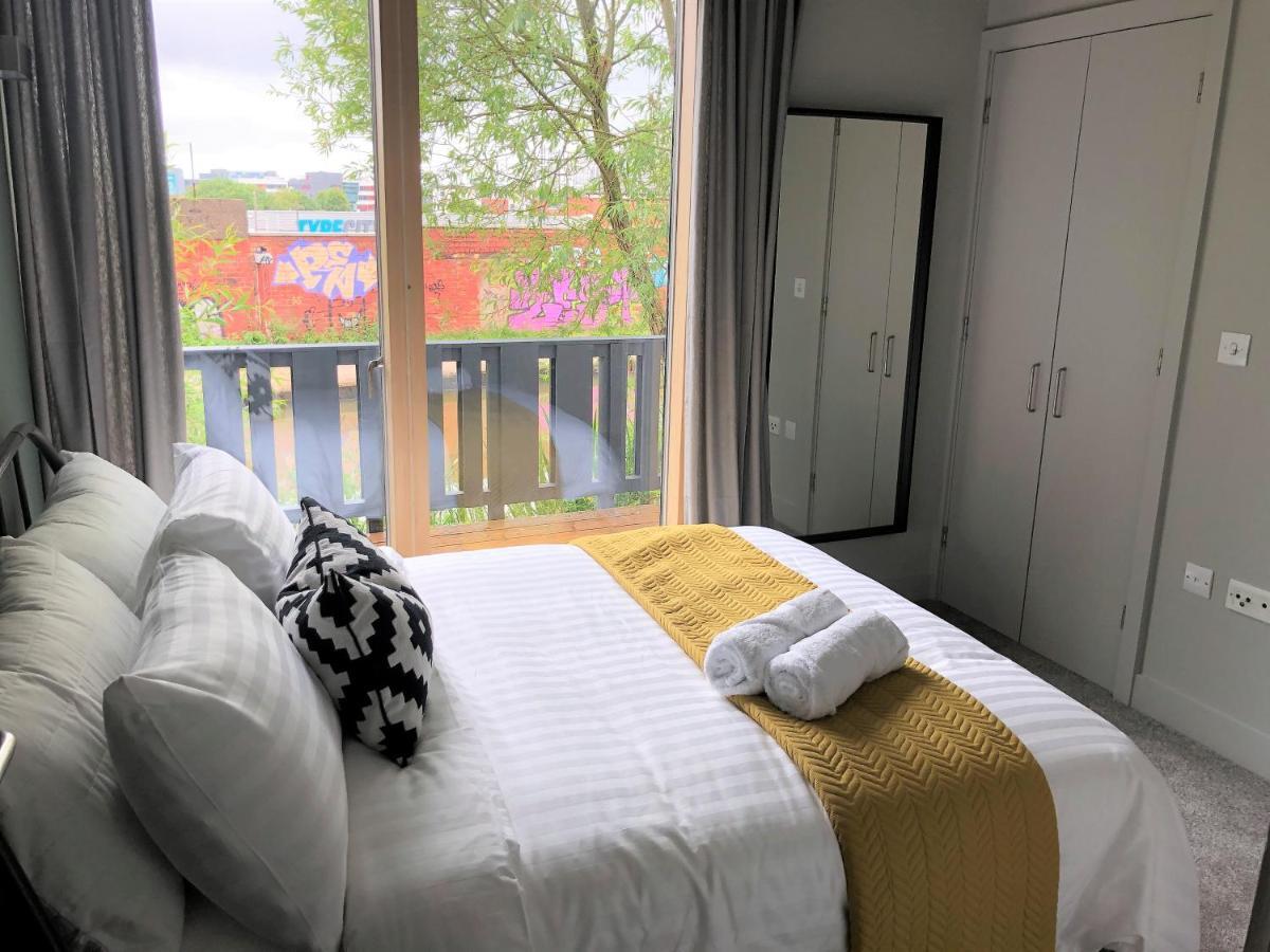 Ecohome On The Canal In A Historic Site Near