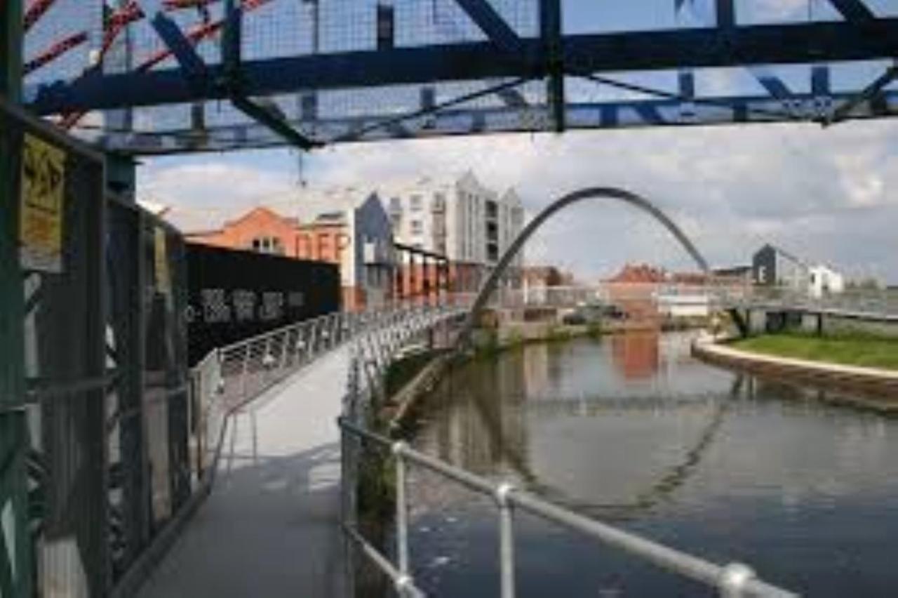 Ecohome On The Canal In A Historic Site Near Apartment Coventry